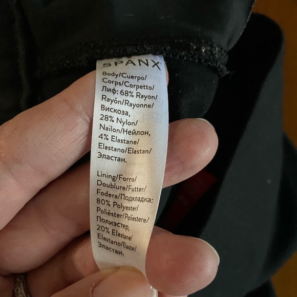 Spanx The Perfect Pant Ankle 4-Pocket in Black - Picture 5 of 6